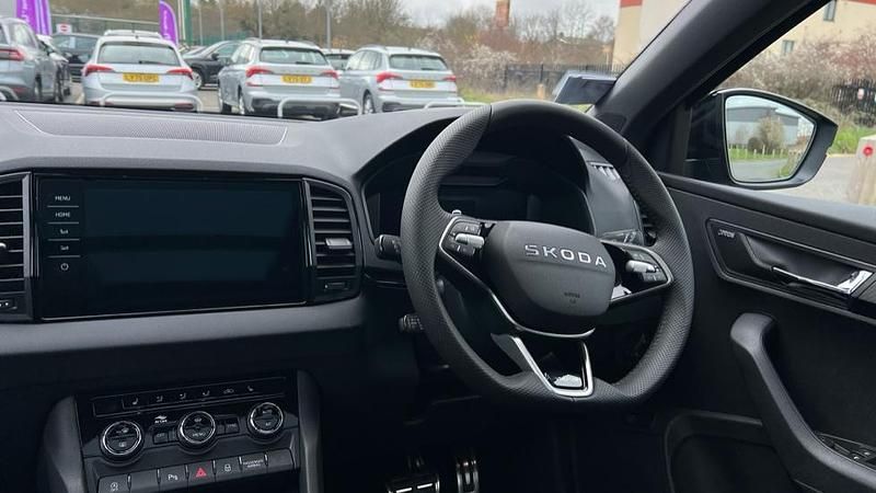 New Skoda Karoq SportLine 150 HP (110 kW) 2026 Black magic pearl effect SUV