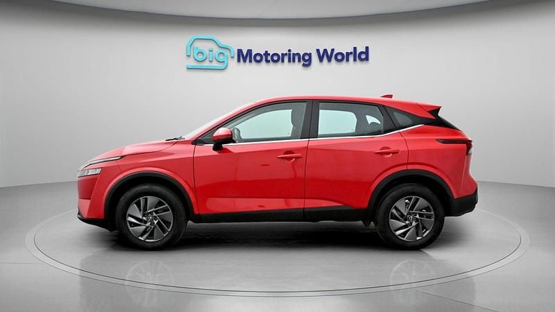 Used Nissan Qashqai Acenta Premium 138 HP (101 kW) 2023 Red SUV