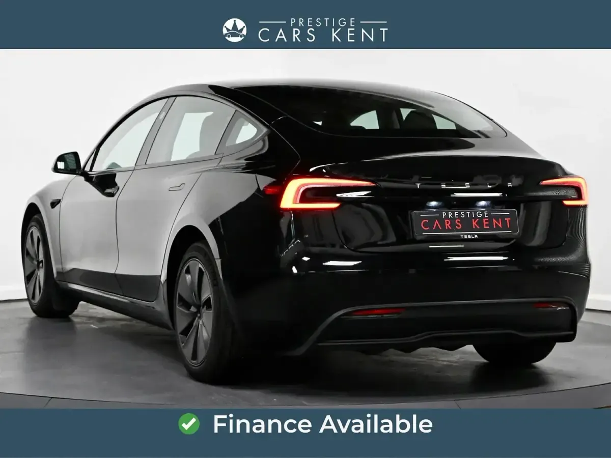 Usado Tesla Model 3 RWD 208 kW (283 HP) 2025 Preto Sedan