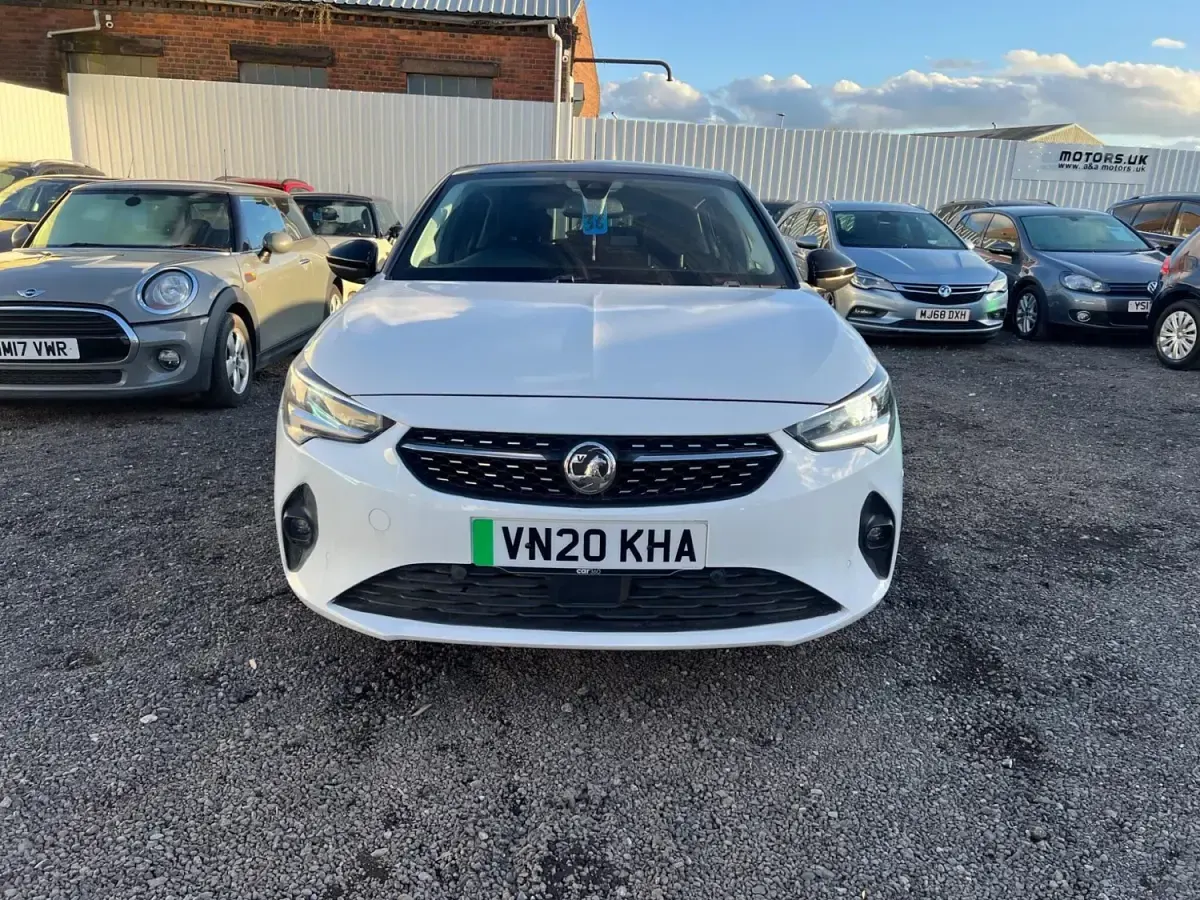 Usado Vauxhall Corsa-e Elite 100 kW (136 HP) 2020 Branco Citadino