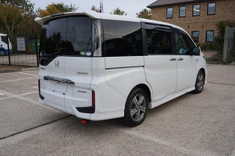 Used Honda Stepwgn Hybrid 2018 White MPV