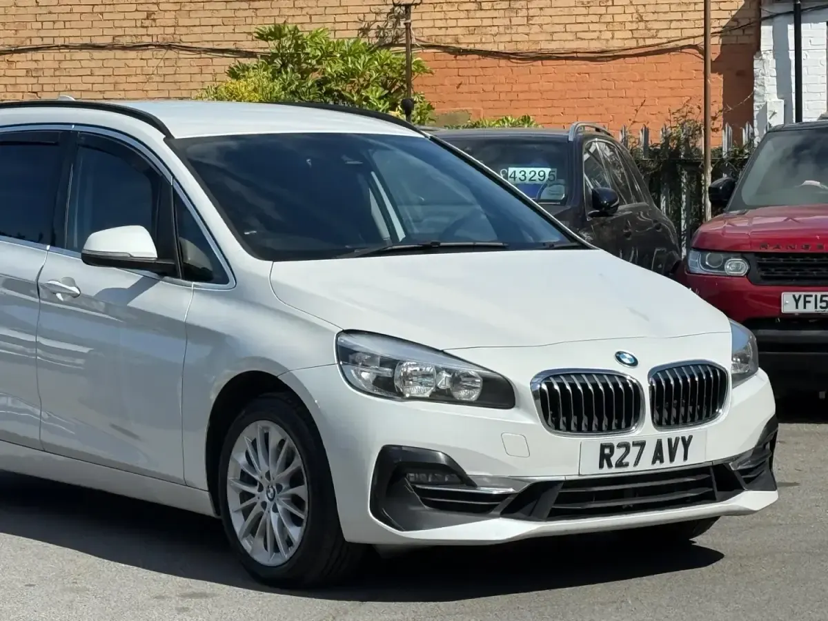 Begagnad BMW 220 Luxury Line 2018 Vit Kombi