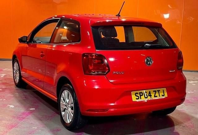 Used VW Polo SE 60 HP (44 kW) 2014 Red Hatchback