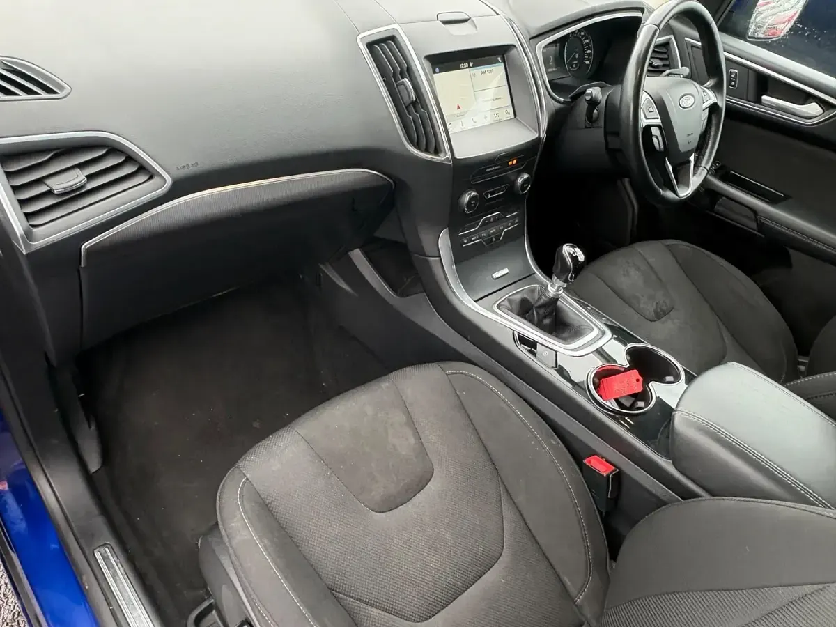 Used Ford S-MAX Titanium 150 HP (110 kW) 2018 Blue MPV