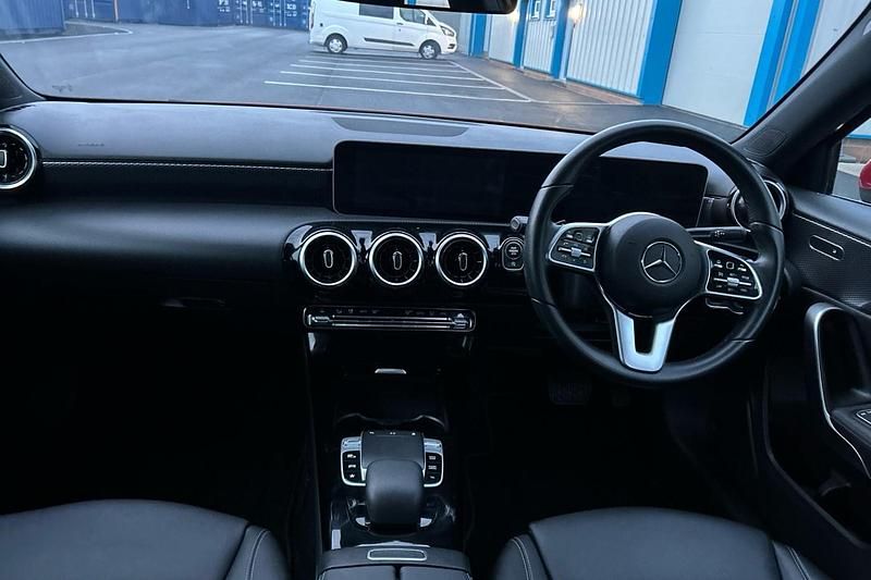 Used Mercedes A180 Executive 136 HP (100 kW) 2019 Red Hatchback