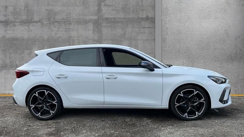 Used Cupra Leon 150 HP (110 kW) 2025 Glacial white