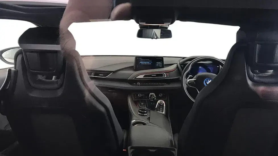 Used BMW i8 Comfort Edition 369 HP (271 kW) 2019 White Coupe
