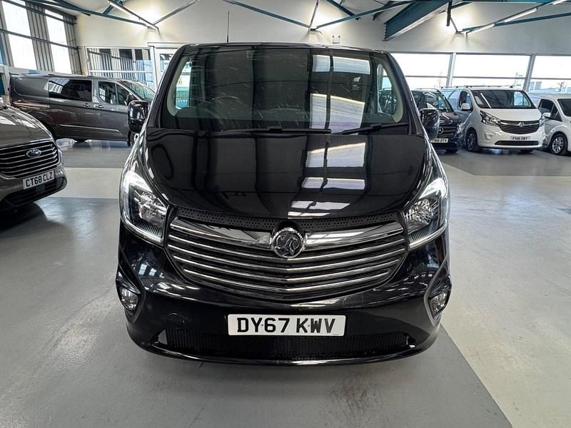 Używany Vauxhall Vivaro Sportive 2017 Czarny