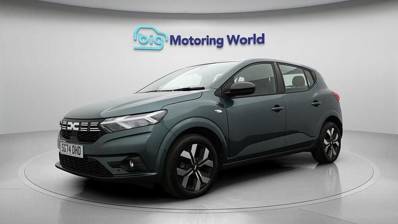 Used Dacia Sandero Journey 91 HP (66 kW) 2024 Green Hatchback