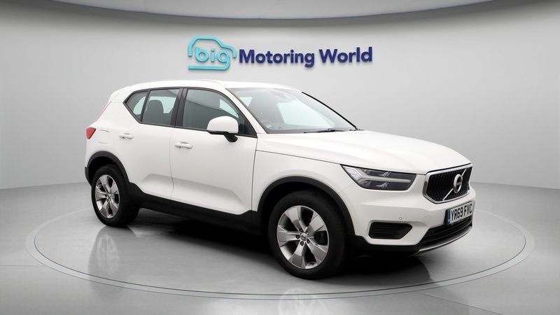 Used 2019 Volvo XC40 Momentum SUV | £15,500 (Fair price) - Image 1/4