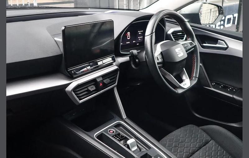 Used Seat Leon FR 147 HP (108 kW) 2022 Blue Hatchback