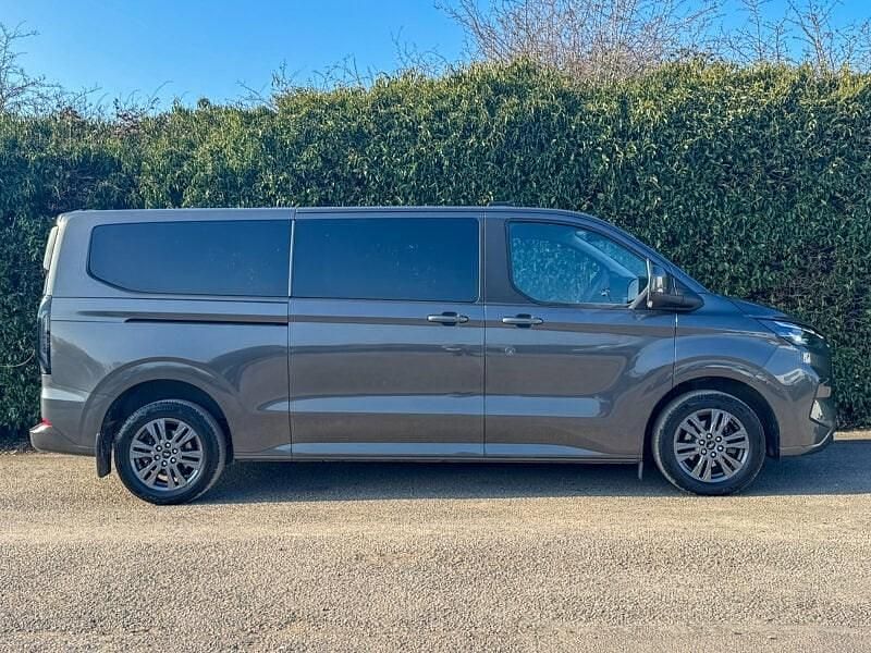 Used Ford Tourneo Titanium 136 HP (100 kW) 2024 Grey MPV