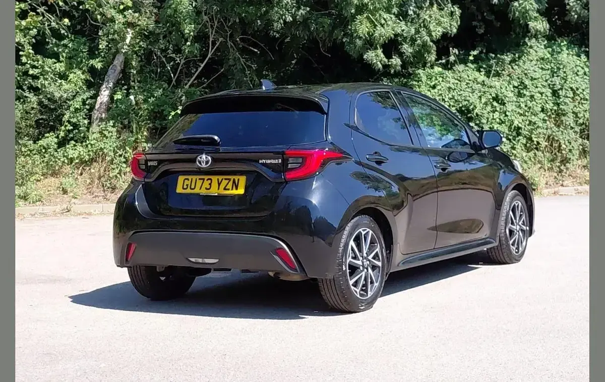 Used Toyota Yaris Design 113 HP (83 kW) 2023 Black Hatchback