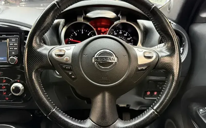 Used Nissan Juke N-Connecta 110 HP (80 kW) 2016 Black SUV