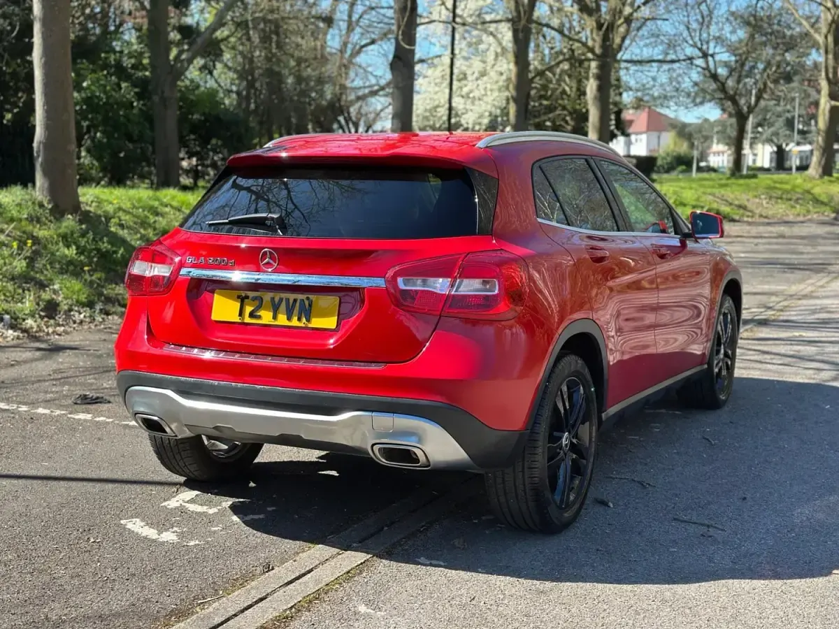 Usado Mercedes GLA200 2017 Vermelho SUV