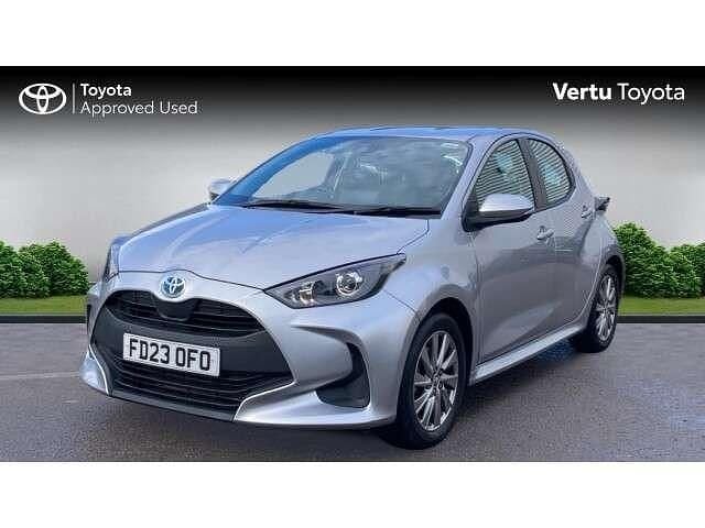 Used Toyota Yaris Hybrid 116 HP (85 kW) 2023 Silver Hatchback