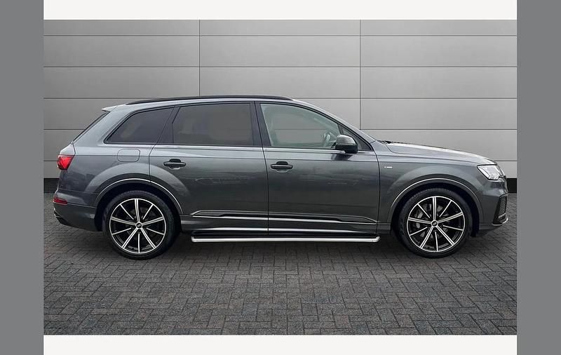 Used Audi Q7 Black Edition 231 HP (169 kW) 2020 Daytona grey SUV