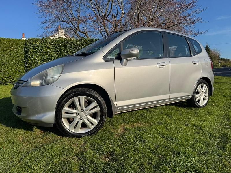 Used Honda Jazz SE 82 HP (60 kW) 2005 Silver Hatchback