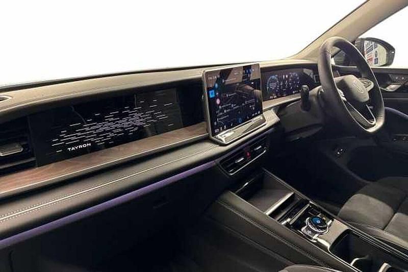 Usado VW Tayron Elegance 204 HP (150 kW) 2025 Verde SUV
