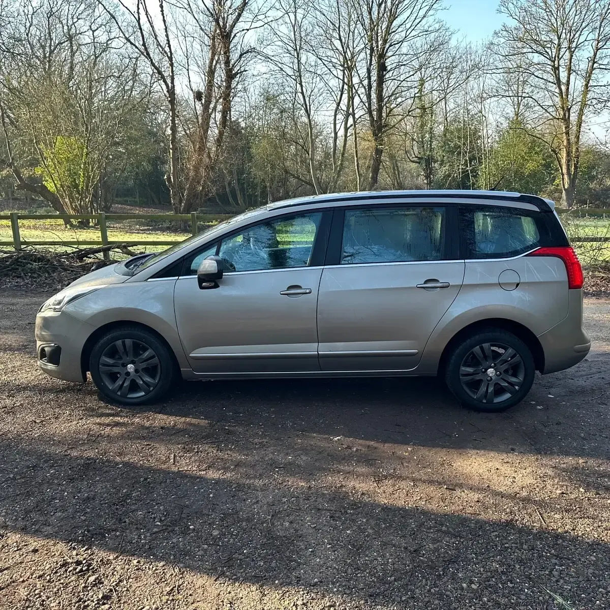 Used Peugeot 5008 Active 120 HP (88 kW) 2015 Grey MPV