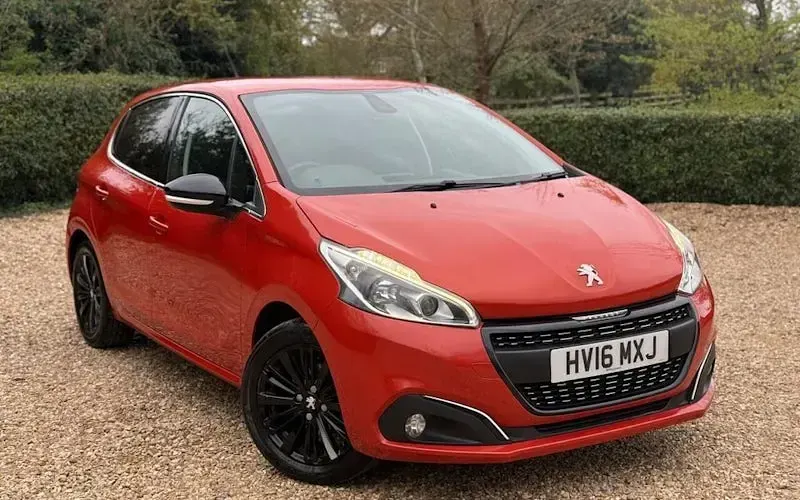 Used Peugeot 208 Allure 82 HP (60 kW) 2018 Hatchback