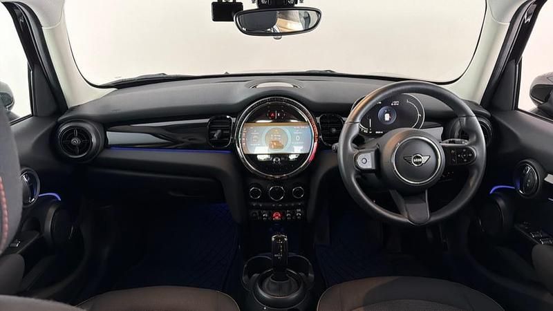 Used Mini Cooper Classic 134 HP (98 kW) 2023 Black Hatchback