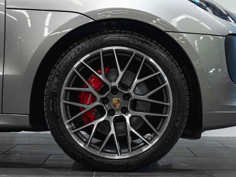 Used Porsche Macan 2021 Silver SUV