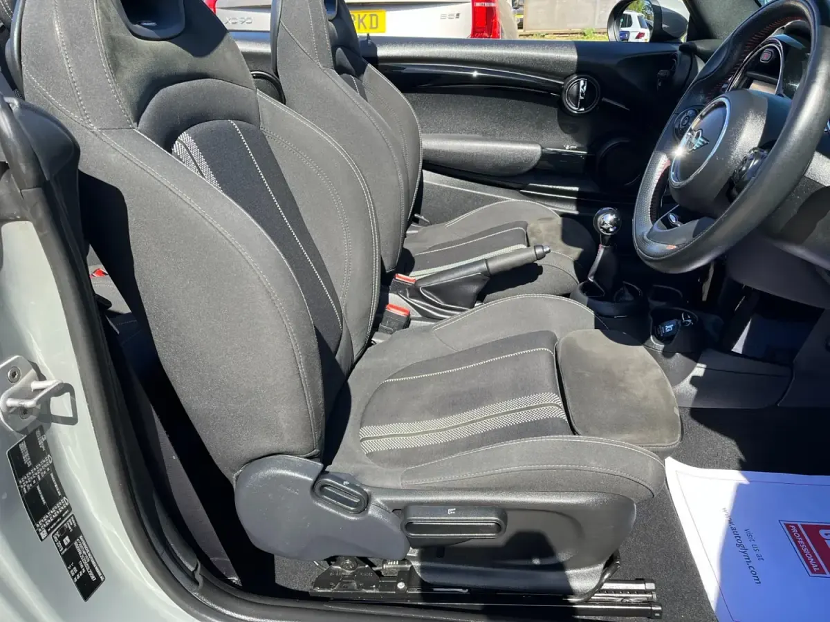Usado Mini Cooper S Cabriolet Sport 2019 Gris Descapotable