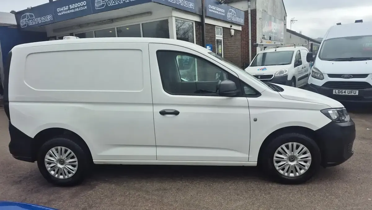 Used VW Caddy 102 HP (75 kW) 2022 White MPV