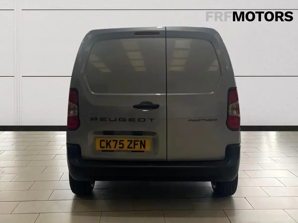 New Peugeot Partner S 131 HP (96 kW) 2025 Cumulus gry MPV