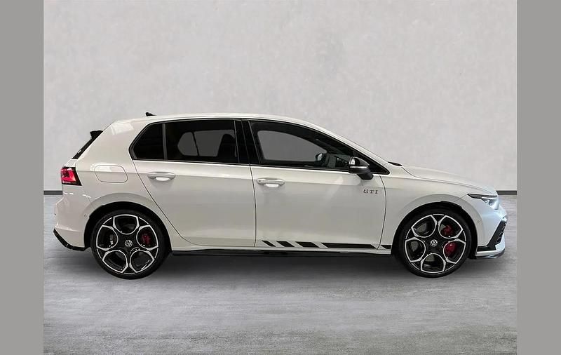 New VW Golf VIII GTI Clubsport 300 HP (220 kW) 2026 White Hatchback