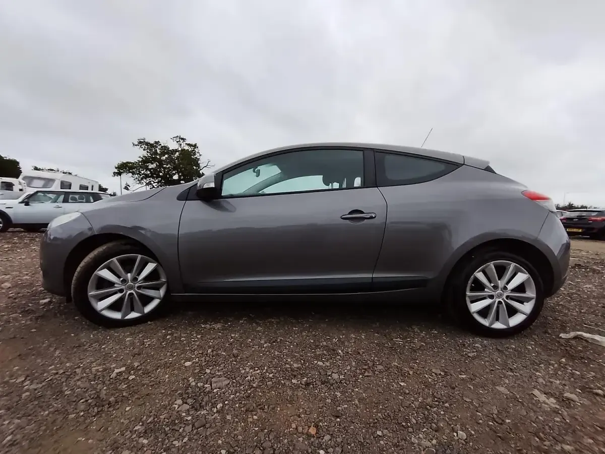 Used Renault Mégane Coupé Expression 110 HP (80 kW) 2010 Grey Coupe