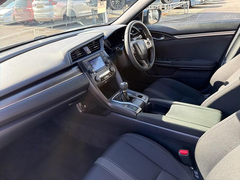 Used Honda Civic SE 126 HP (92 kW) 2021 Grey Hatchback