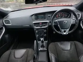 Used Volvo V40 R-Design 120 HP (88 kW) 2016 Red Hatchback