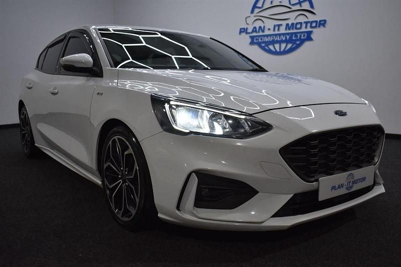 Used Ford Focus ST-Line X 120 HP (88 kW) 2019 White Hatchback