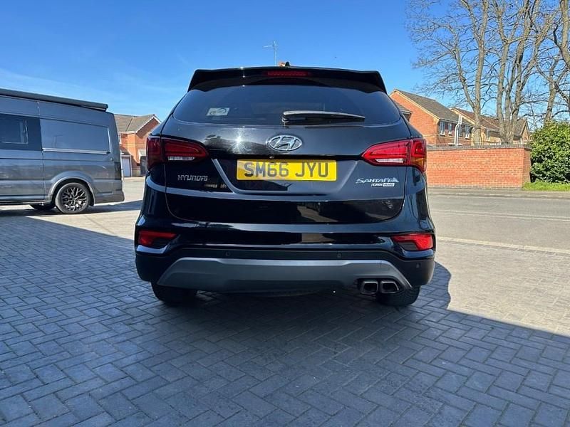 Used Hyundai Santa Fe Premium SE 200 HP (147 kW) 2017 Black SUV
