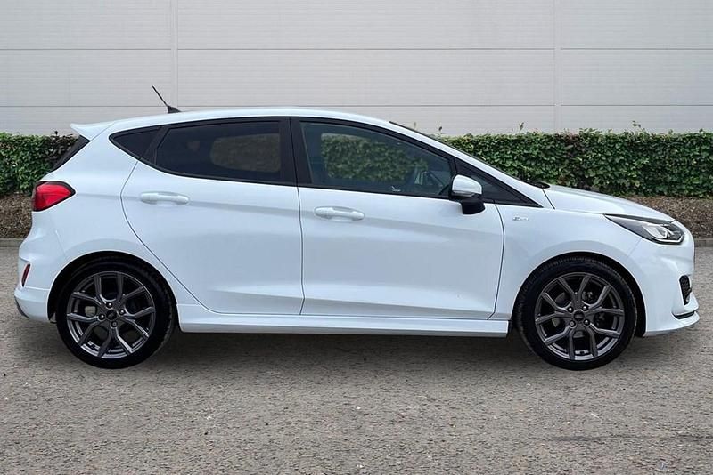 Używany Ford Fiesta ST-Line 2023 Biały Hatchback