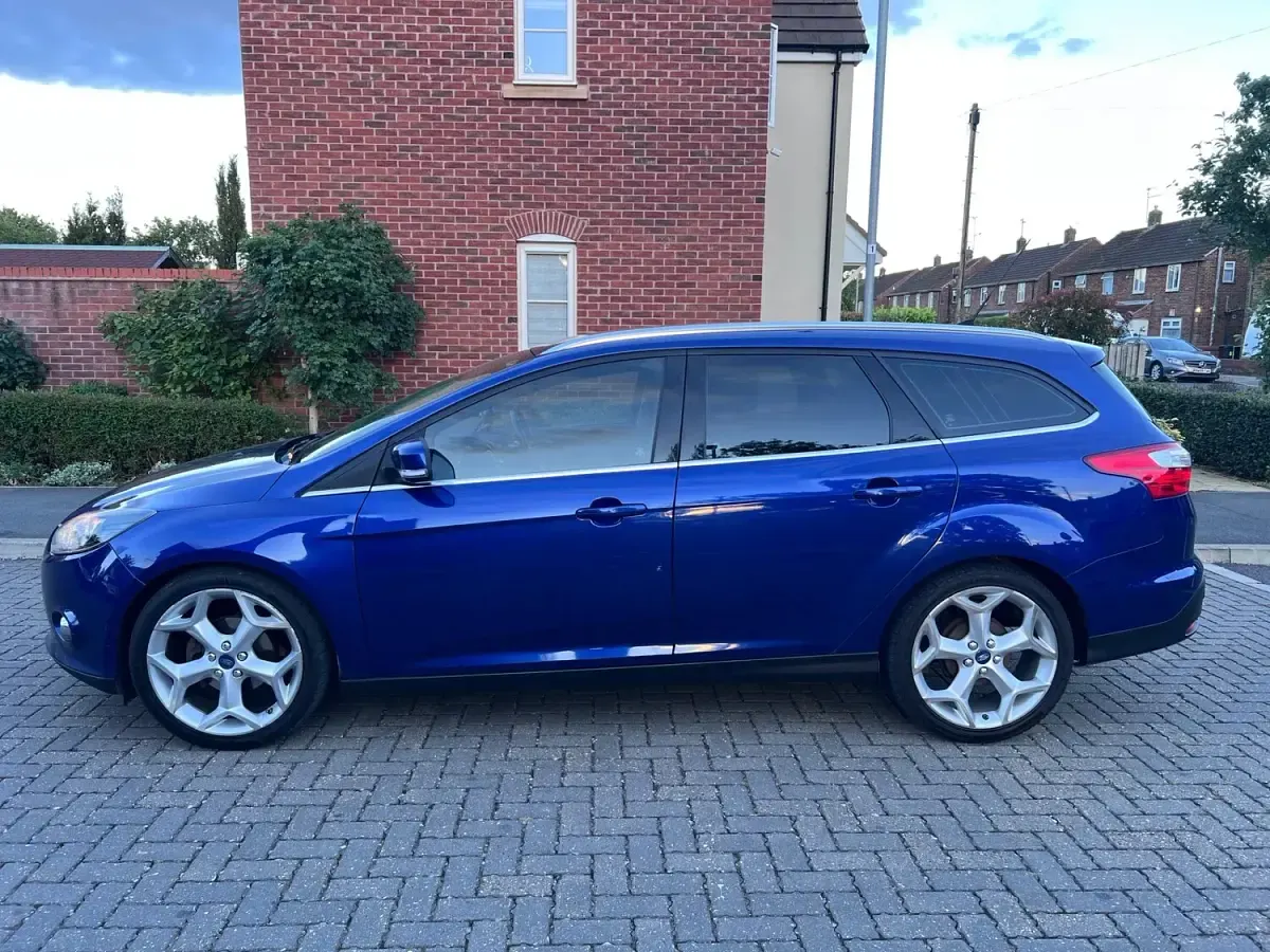 Used Ford Focus Titanium 2014 Blue Estate