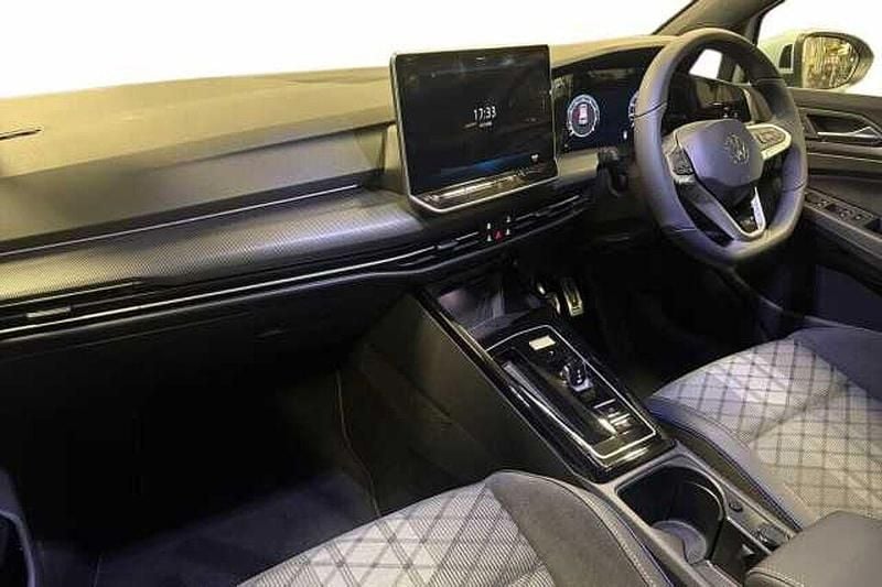 New VW Golf VIII 150 HP (110 kW) 2025