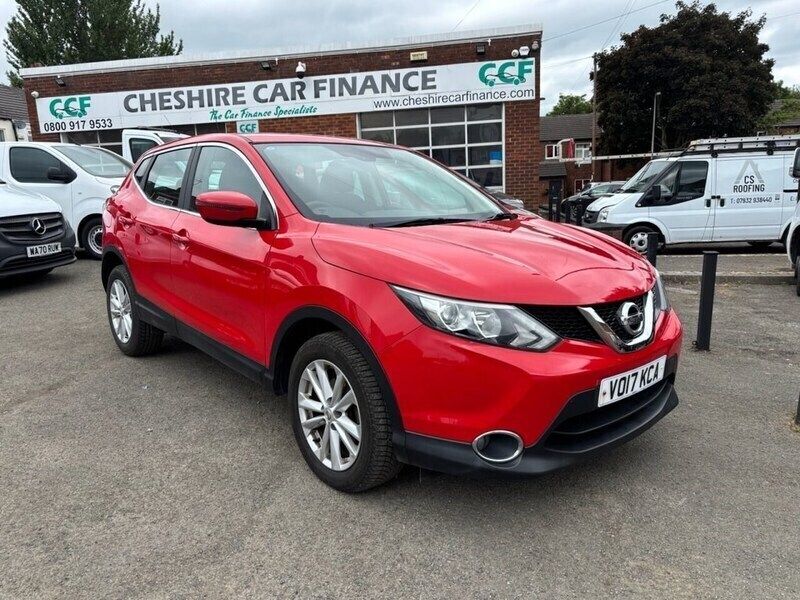 Red Used 2017 Nissan Qashqai Acenta SUV | £8,650 (Super price) - Image 1/4