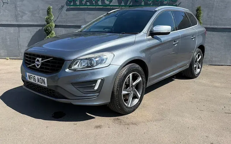 Used Volvo XC60 R-Design 190 HP (139 kW) 2017 SUV