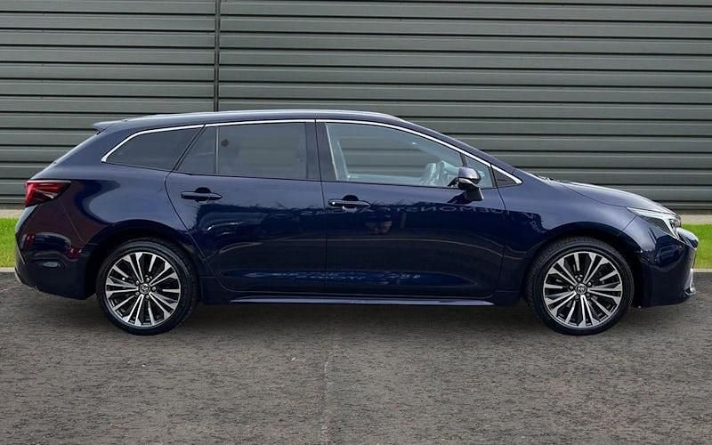 Usado Toyota Corolla Design 140 CV (102 kW) 2026 Familiar