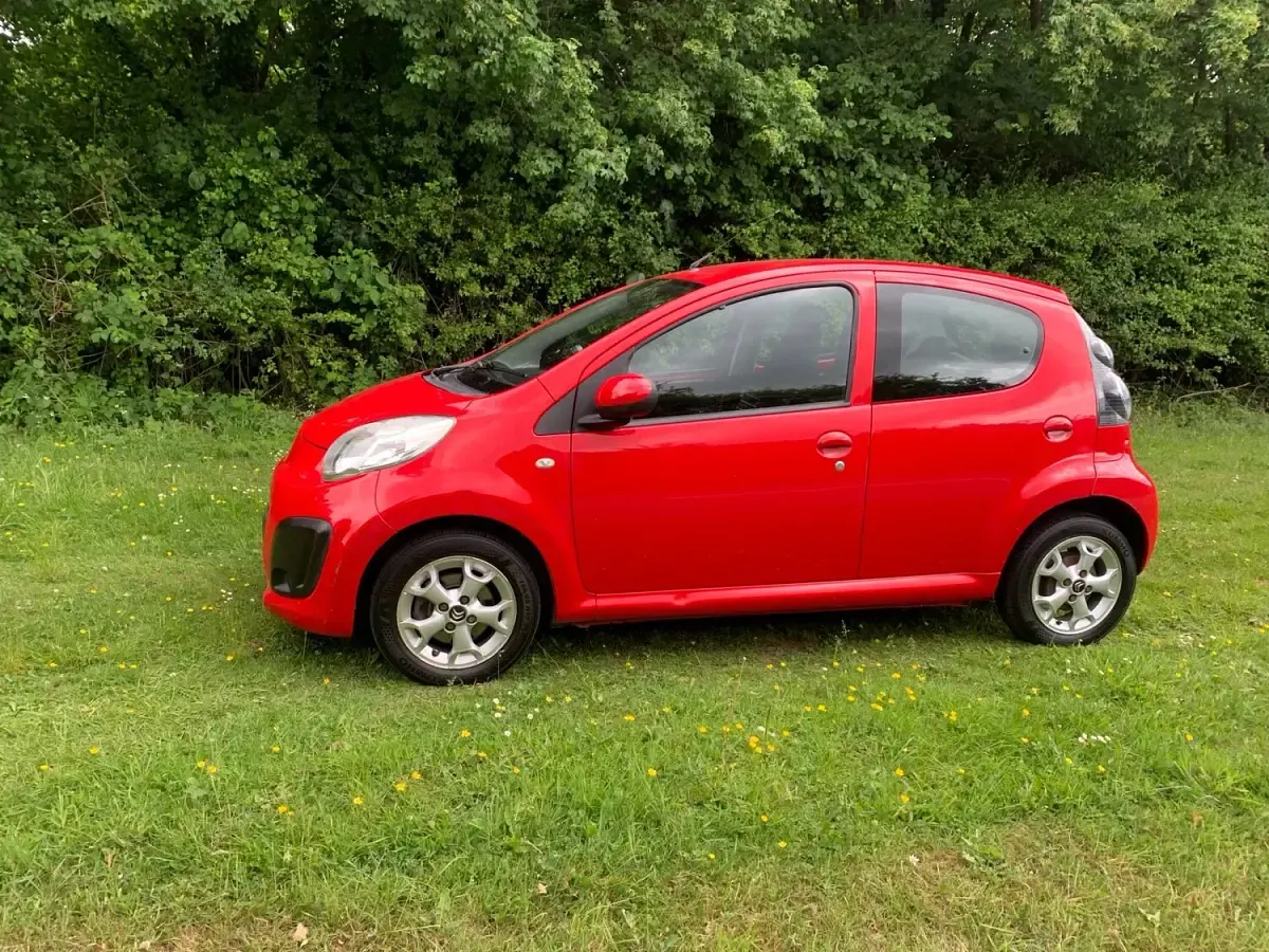 Used Citroën C1 68 HP (50 kW) 2013 Red Hatchback