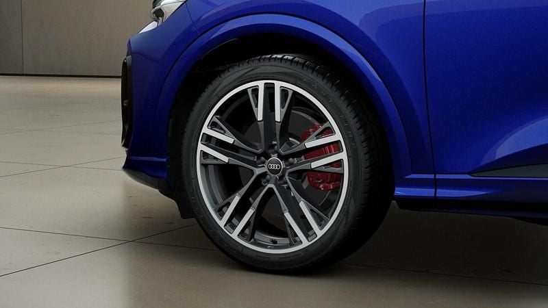 New Audi Q5 Sportback Advanced 2025 Blue SUV