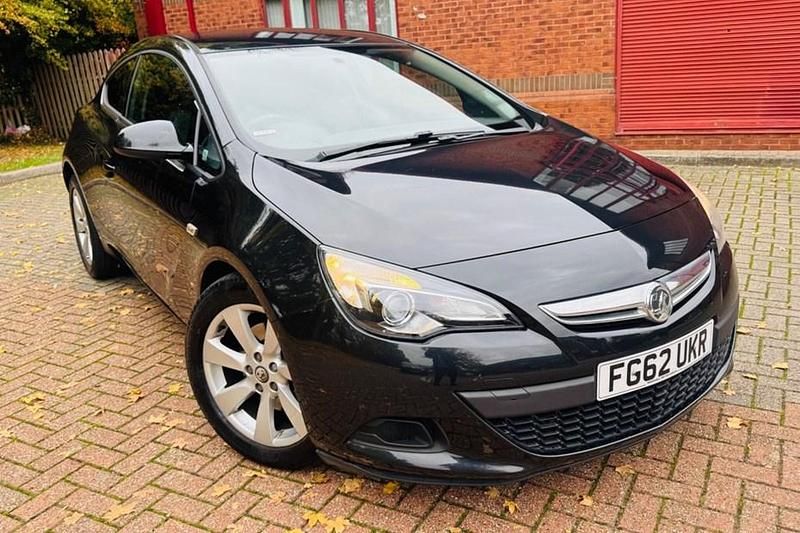 Used 2012 Vauxhall Astra GTC Sport Coupe | £2,290 (Good price) - Image 1/1