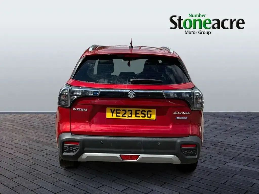 Używany Suzuki SX4 S-Cross 127 KM (93 kW) 2023 Czerwony SUV