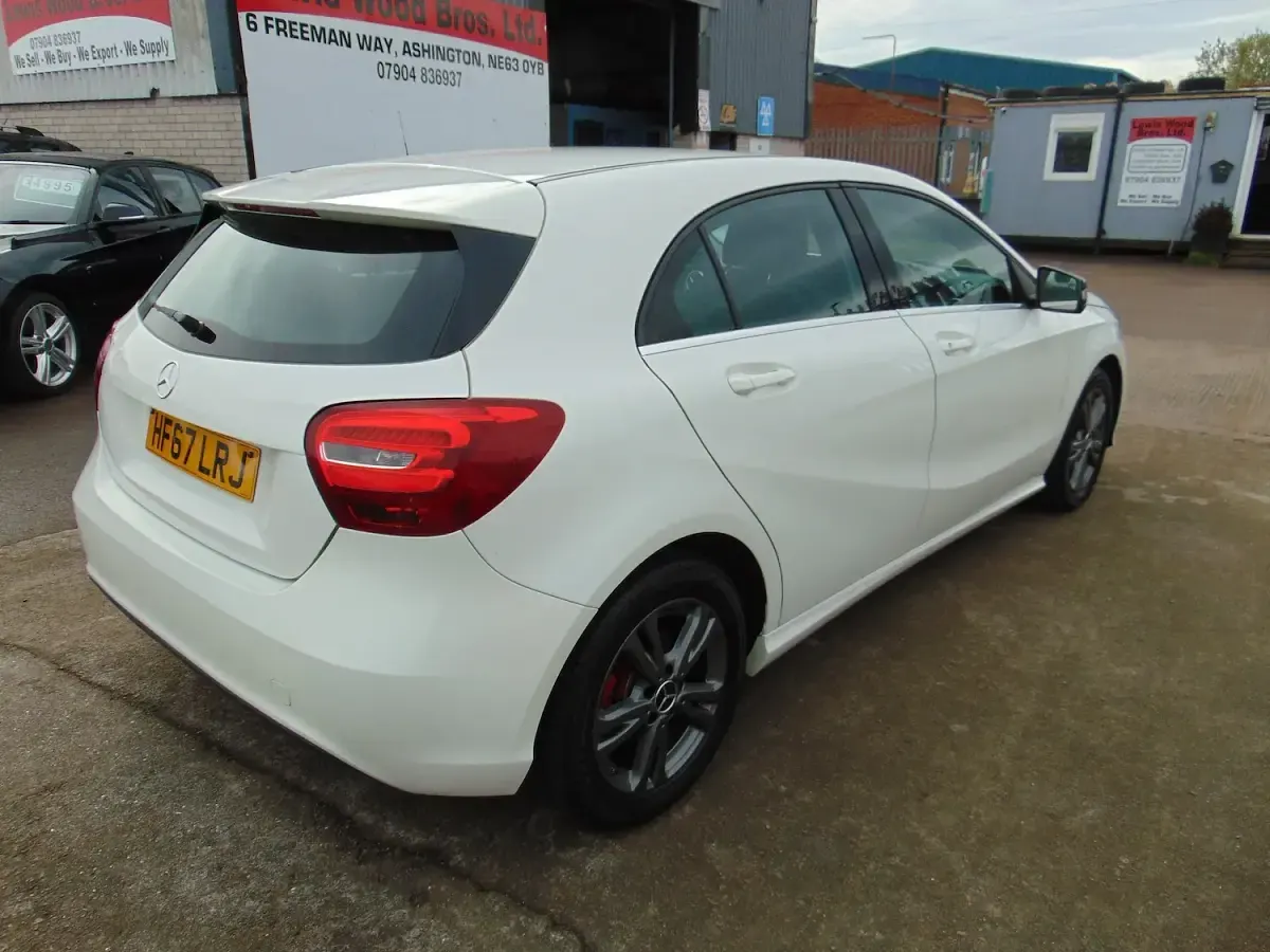 Used Mercedes A160 SE 2017 White Hatchback