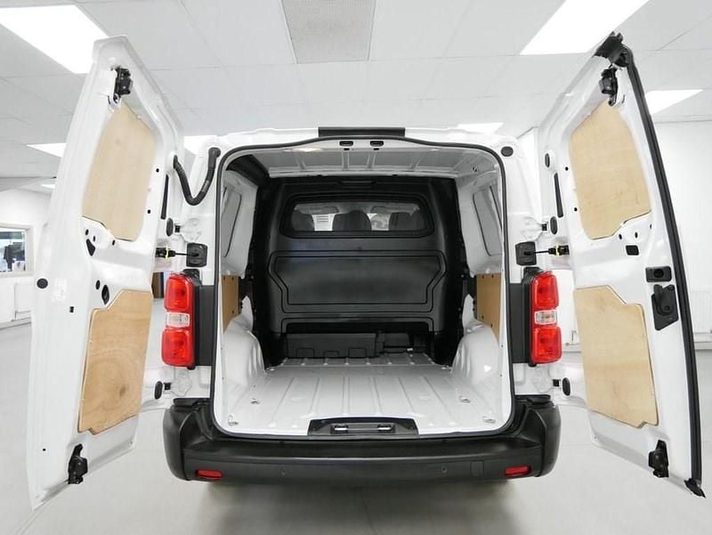 Used Citroën Dispatch 145 HP (106 kW) 2024 White MPV