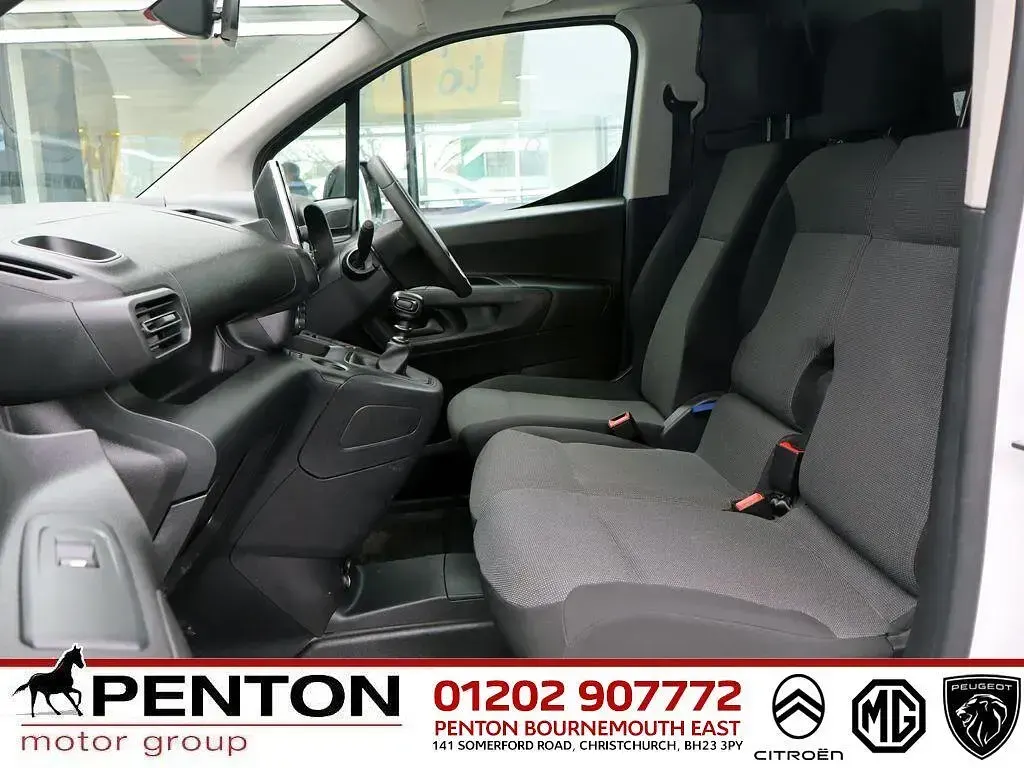 Used Vauxhall Combo S 100 HP (73 kW) 2023 White MPV