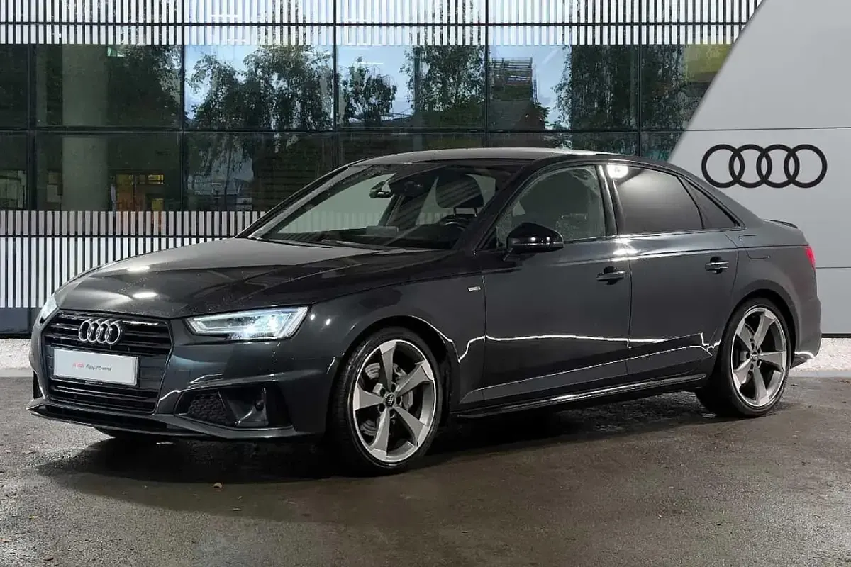 Used Audi A4 Black Edition 190 HP (139 kW) 2019 Manhattan grey metallic Sedan